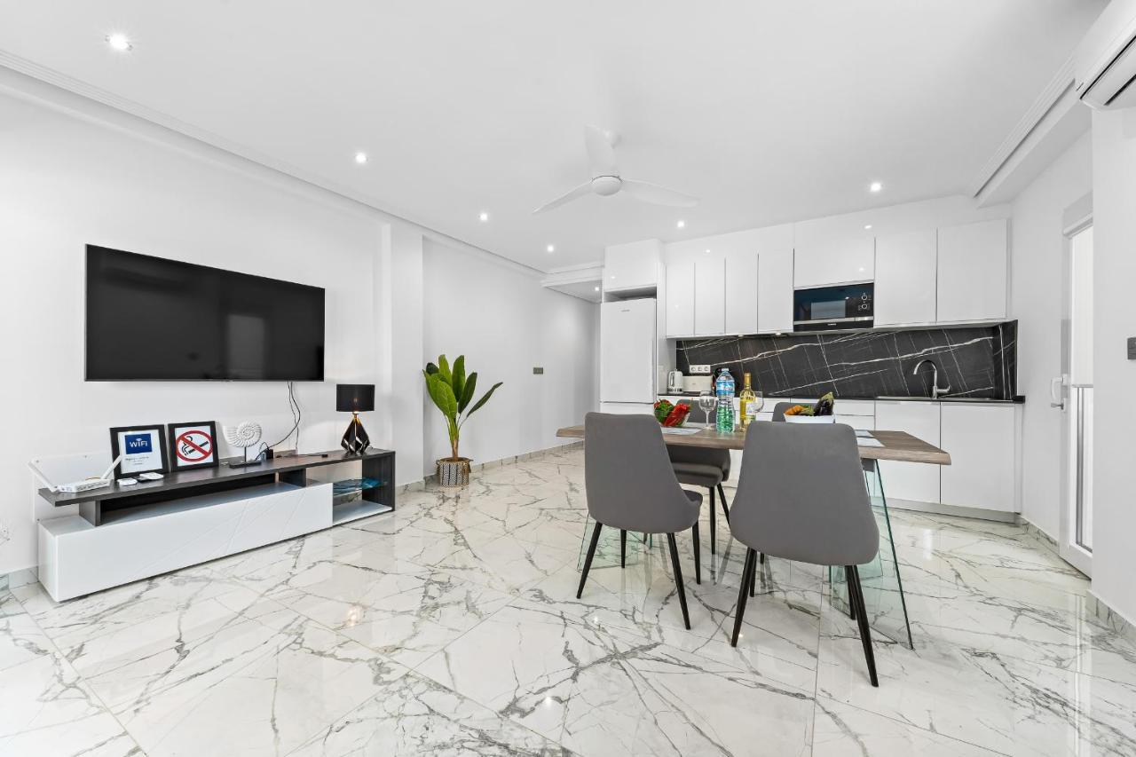 Apolo Beach Front - Sea View Luxury Apartment Torrevieja Ngoại thất bức ảnh